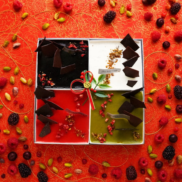 shirokane sweet　TOKYO　スクエアスイーツおせち　４種Mixスイーツアソート
（ドゥーブルフロマージュ、ミロワールフランボワーズ、ミロワールショコラ、ミロワールピスターシュ）