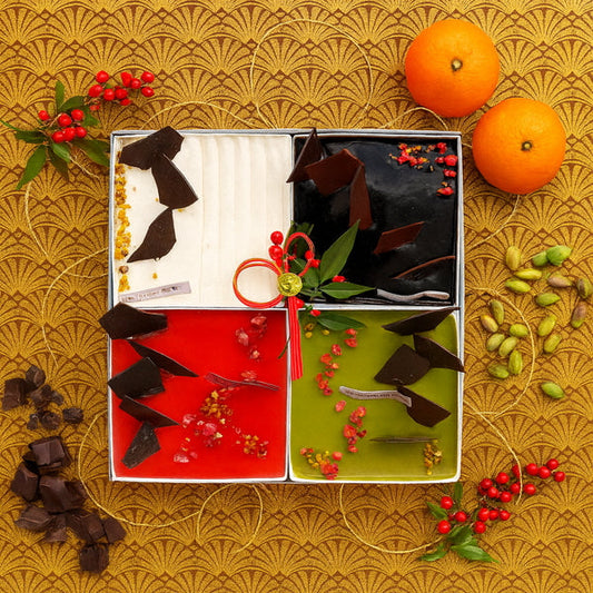 shirokane sweet　TOKYO　スクエアスイーツおせち　４種Mixスイーツアソート
（オレンジショート、ミロワールフランボワーズ、ミロワールショコラ、ミロワールピスターシュ）