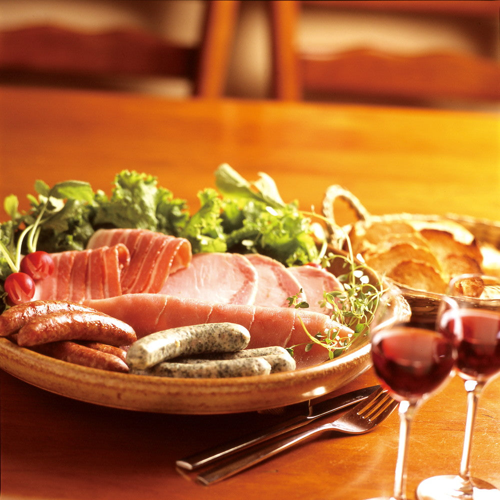 【ギフトカード】北海道・誕生90余年 長期氷温熟成製法 「エーデルワイスファーム」薪・炭火仕上げべーコン・ソーセージギフト E