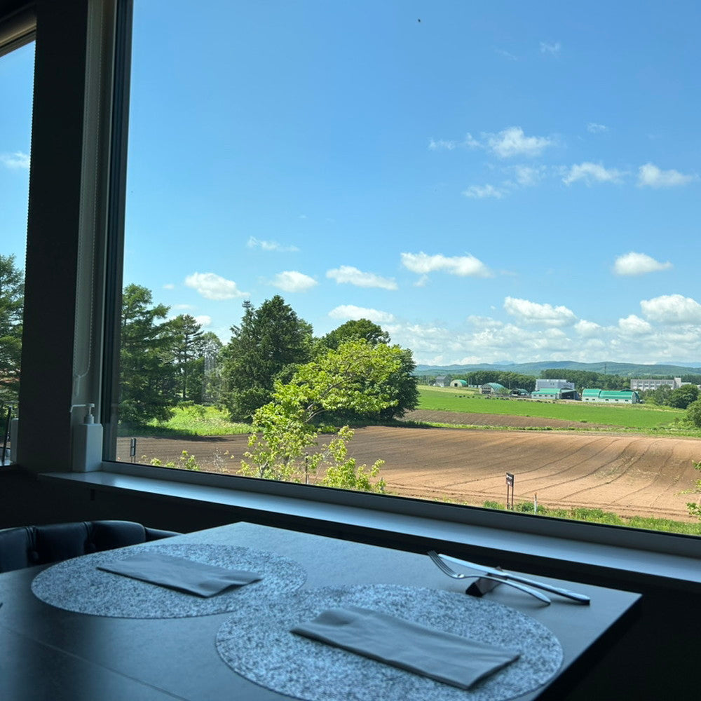 【ギフトカード】北海道・誕生90余年 長期氷温熟成製法 「エーデルワイスファーム」薪・炭火仕上げべーコン・ソーセージギフト E