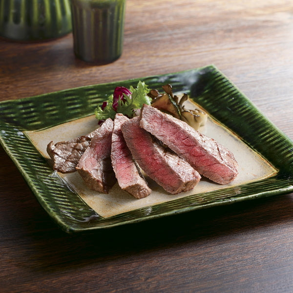 ミヤチク 国産黒毛和牛 ステーキ用（モモ135g×4枚）