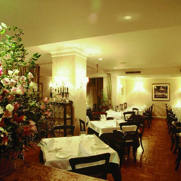 巨匠・名店シェフのカレーセット（フレンチシェフの深みビーフカレー、イタリアンベジタブルカレー）