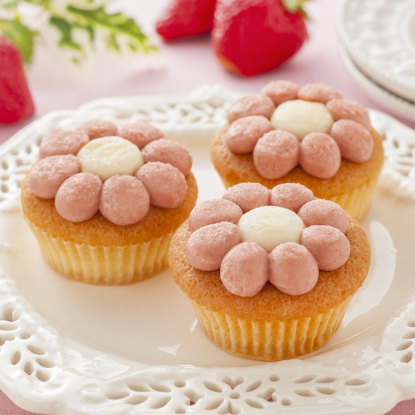 【お歳暮熨斗】六本木アマンド あまおう苺のフラワーケーキ