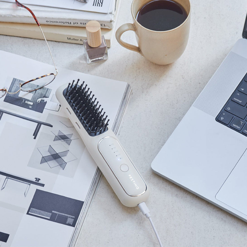 【ギフトカード】FESTINO（フェスティノ）充電式スタイリング ヒーターブラシ サンドベージュ