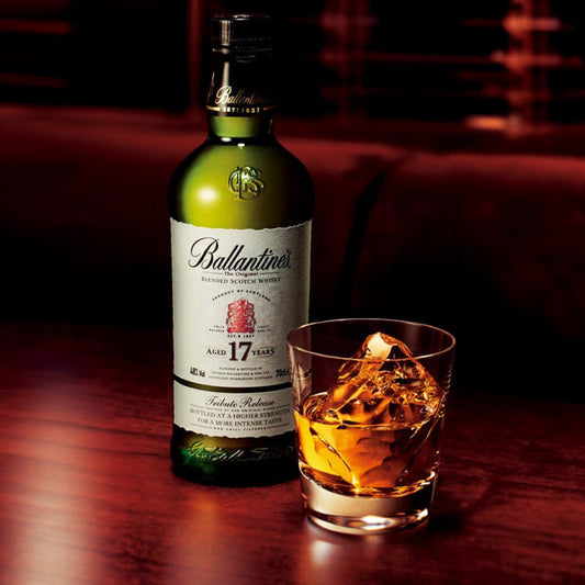 【ギフトカード】1827年創業スコッチウイスキー　バランタイン 17年　トリビュートリリース　700ml